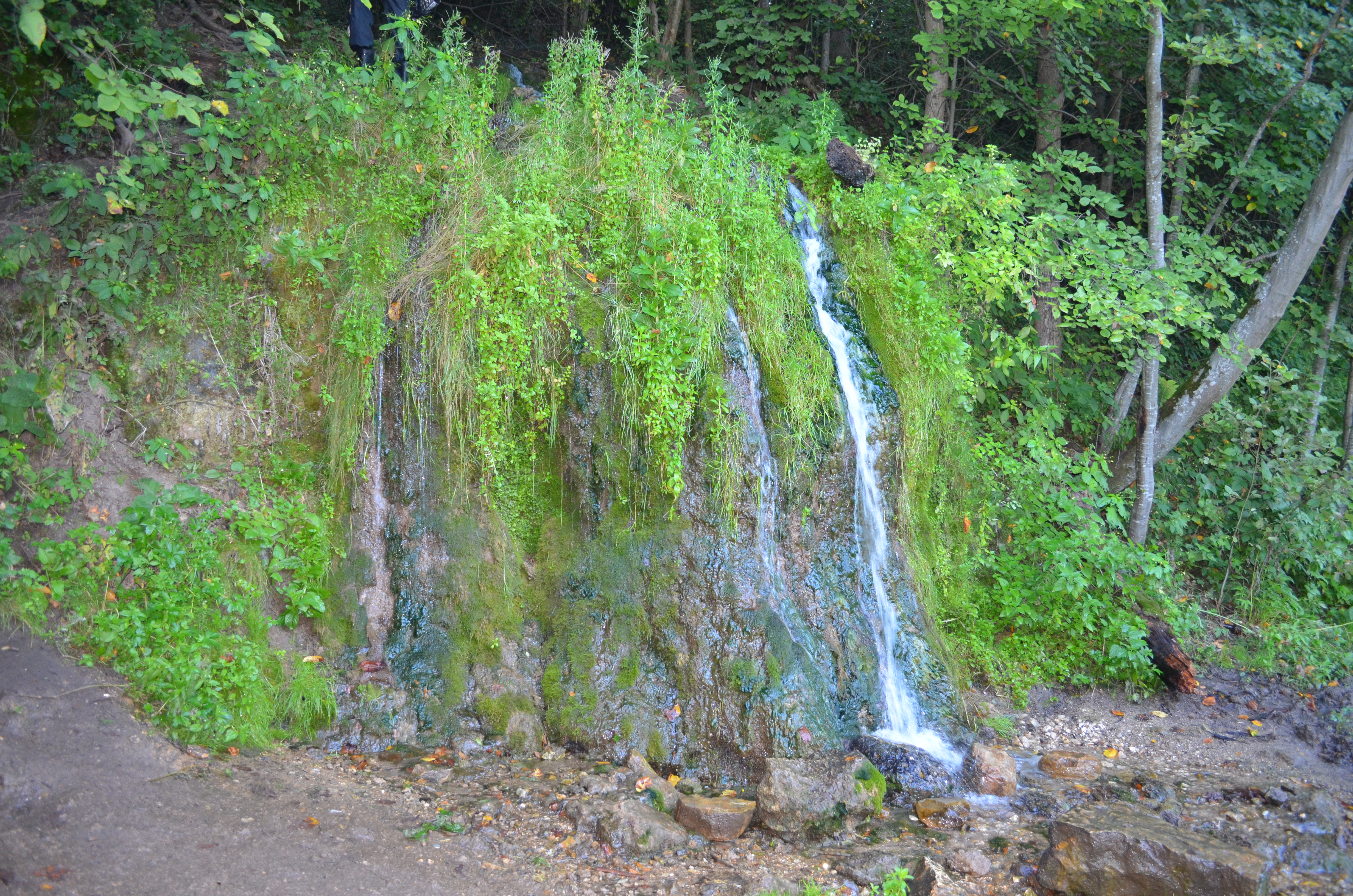 Радужный водопад в калужской области фото